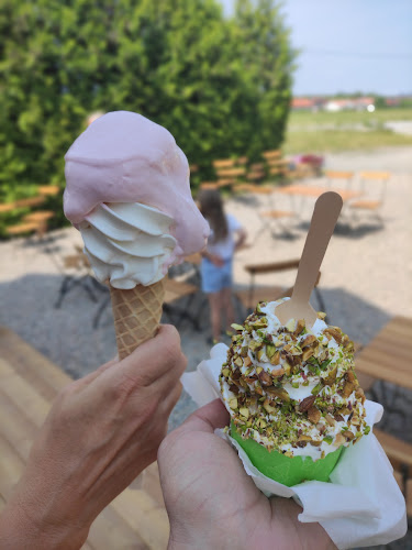 Ormesta 505, 705 95 Örebro