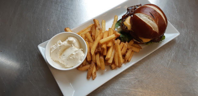 Restaurang Iros Hörna Open Times