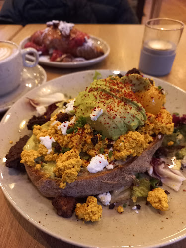 Mahalo - Gastronomi och hotellverksamhet