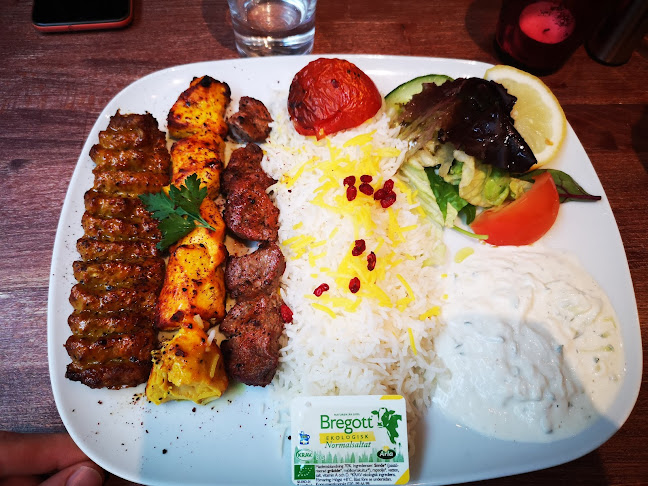 Kabul Darbar - Gastronomi och hotellverksamhet