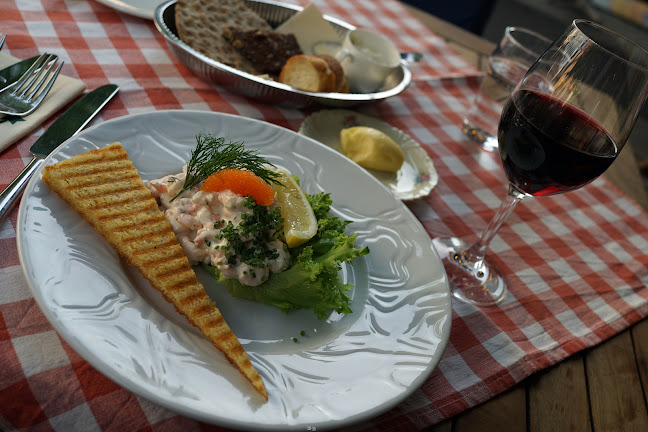 Comments and reviews of Kometen