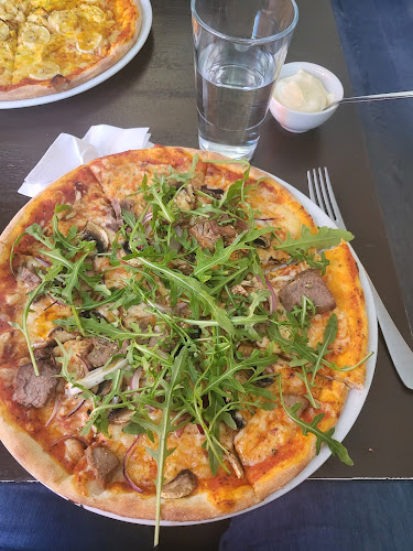 Via Grande pizzeria & restaurant - Gastronomi och hotellverksamhet