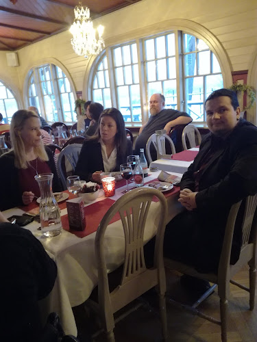 Parkhyddan Phone number