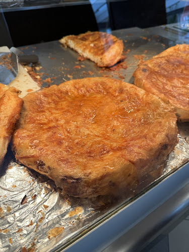 Burek House - Gastronomi och hotellverksamhet