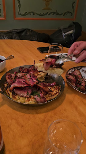 Opinii despre Östarps Gästgivaregård în Blentarp - Gastronomi och hotellverksamhet