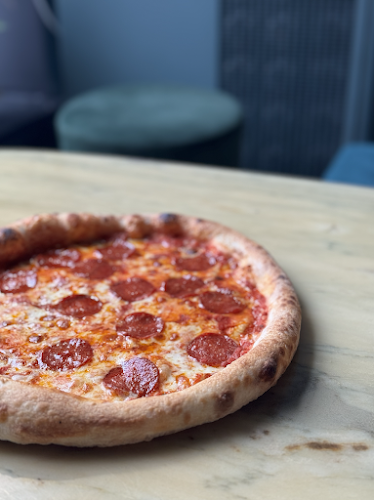 VÅR PIZZA - Gastronomi och hotellverksamhet