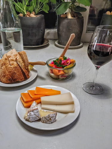 Julie Vinbar - Gastronomi och hotellverksamhet