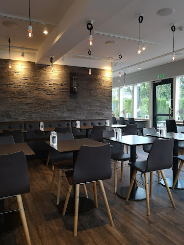 Pizzeria Arena - Gastronomi och hotellverksamhet