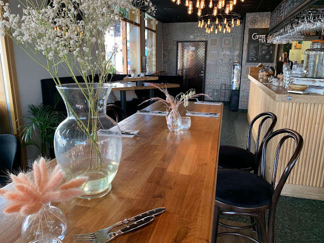 Opinii despre Bellis Café & Cocktails în Kungsbacka - Gastronomi och hotellverksamhet