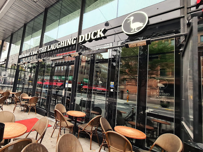 Laughing Duck - Gastronomi och hotellverksamhet