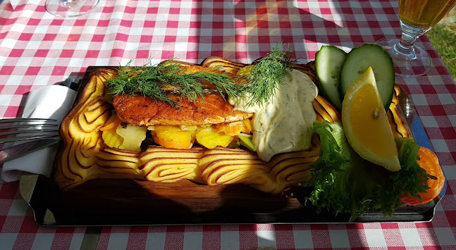 Opinii despre Marina Sportsbar în Östhammar - Gastronomi och hotellverksamhet