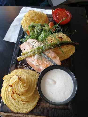 Opinii despre Tea's Restaurang & Catering în Boden - Gastronomi och hotellverksamhet