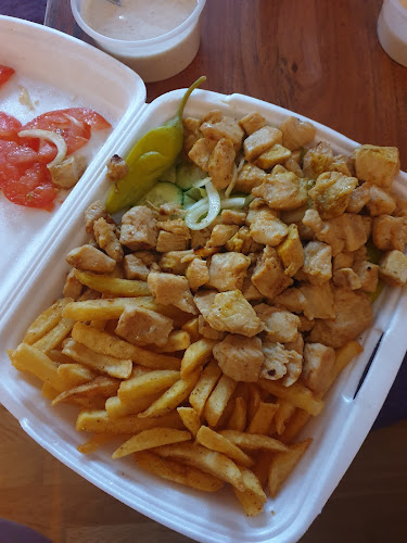 Pizzeria Capone - Gastronomi och hotellverksamhet