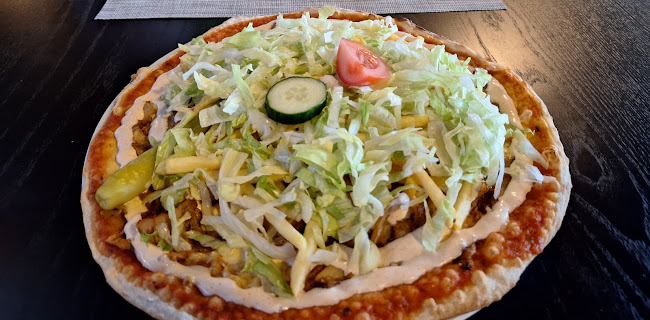 Opinii despre Pizzeria Jamaica & Kebab Hamburgerbar în Ulricehamn - Gastronomi och hotellverksamhet