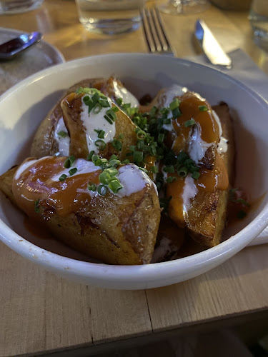 La Roche - Gastronomi och hotellverksamhet