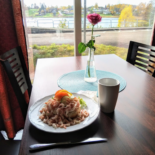 Comentarii opinii despre Edanes Matcafé