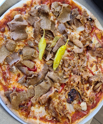 Pizzeria 2000 - Gastronomi och hotellverksamhet