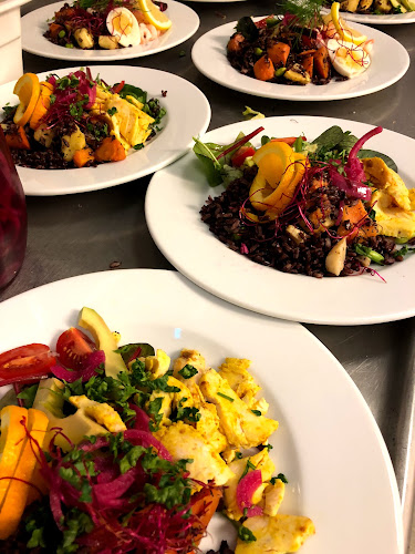 Lunch Restaurant Café Live - Gastronomi och hotellverksamhet