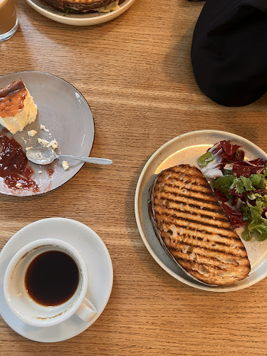 Nostra Café - Gastronomi och hotellverksamhet