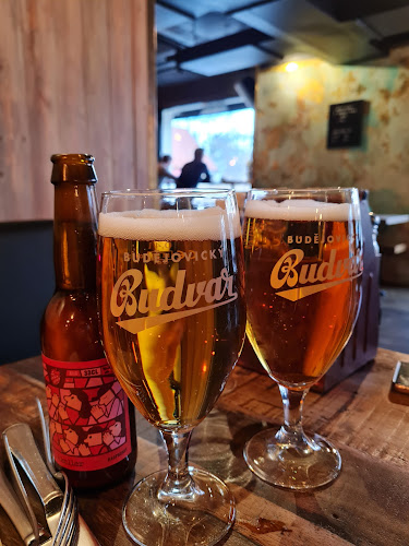 Ostindiska Ölkompaniet - Gastronomi och hotellverksamhet