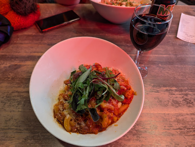 Opinii despre BENNE Pastabar Mölndal în Mölndal - Gastronomi och hotellverksamhet