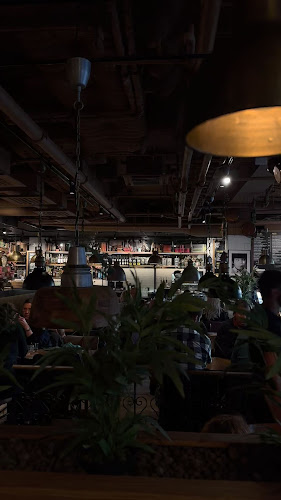 Mocca deli Västerås - Gastronomi och hotellverksamhet