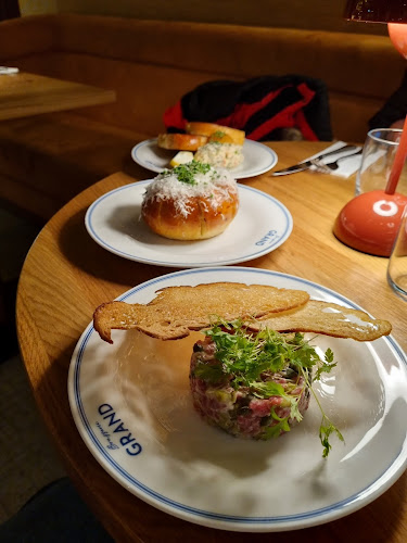 Brasserie Grand - Gastronomi och hotellverksamhet