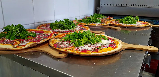 Opinii despre La Pizza i Helsingborg în Helsingborg - Gastronomi och hotellverksamhet