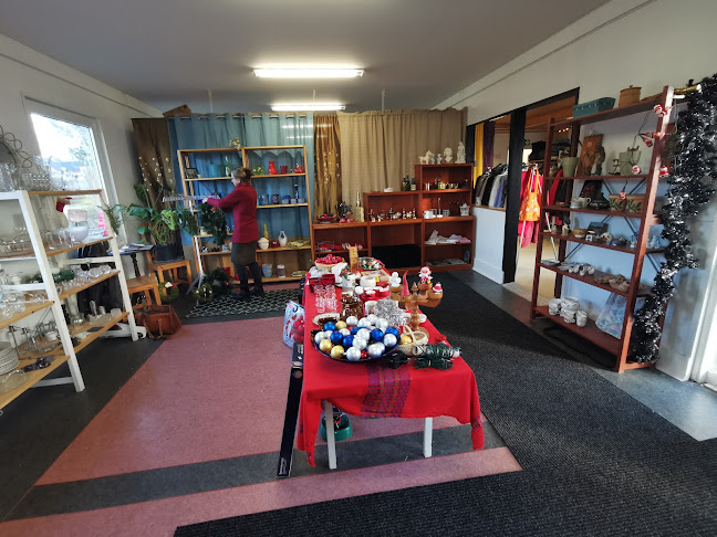 Mittpunkten Café och Second Hand Phone number