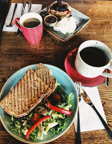 Comentarii opinii despre Melrose Café