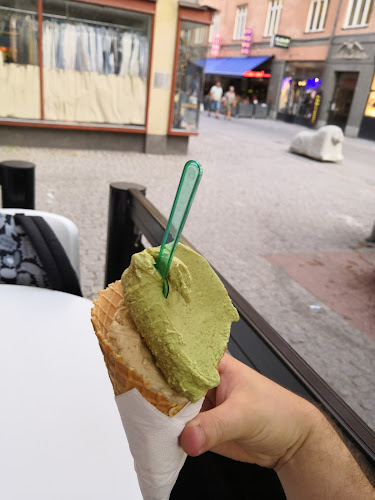 StikkiNikki Drottninggatan - Gastronomi och hotellverksamhet