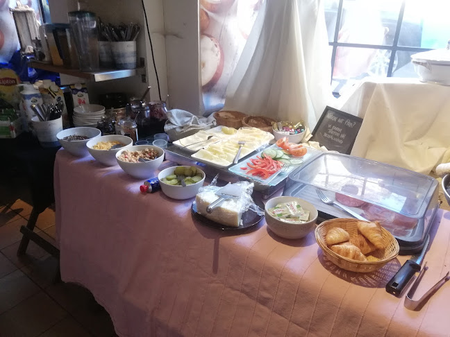 Café and the Bakery - Gastronomi och hotellverksamhet