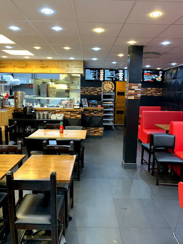 Yala Yala restaurangen Open Times