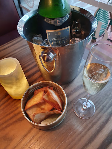 The Bishops Arms - Gastronomi och hotellverksamhet