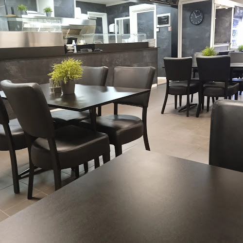 Opinii despre adams grill och pizzeria în Eskilstuna - Gastronomi och hotellverksamhet