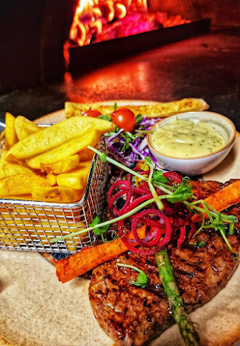 Restaurang Pappa Ninmari Katrineholm - Gastronomi och hotellverksamhet