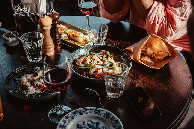 Comentarii opinii despre Haga Bottega