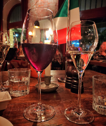 Opinii despre Limone Ristorante Italiano în Västerås - Gastronomi och hotellverksamhet