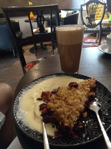 Mocca Cafe - Gastronomi och hotellverksamhet