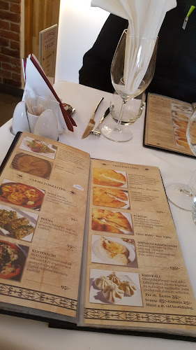 Tiflisi - Gastronomi och hotellverksamhet