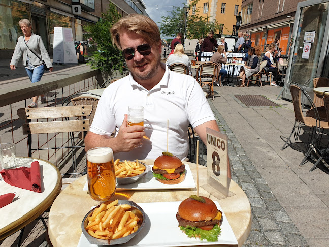 Unico - Gastronomi och hotellverksamhet