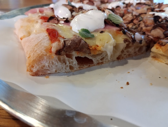 Comentarii opinii despre Crust Pizza Lab