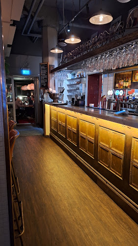 Enoteca Maglia - Gastronomi och hotellverksamhet