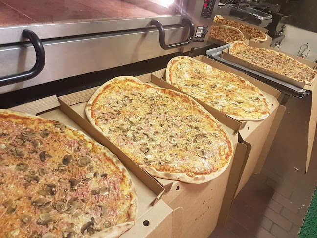 Hawaii Pizzeria - Gastronomi och hotellverksamhet