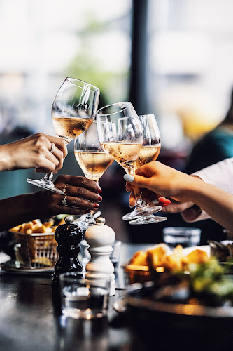 Opinii despre The Social Bar & Bistro în Göteborg - Gastronomi och hotellverksamhet