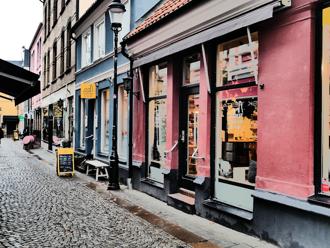 Bruket kaffebar - Gastronomi och hotellverksamhet