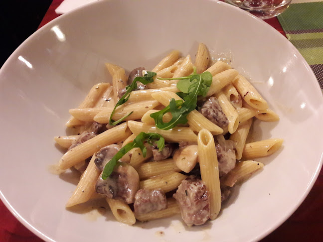 Oliver Twist - Gastronomi och hotellverksamhet