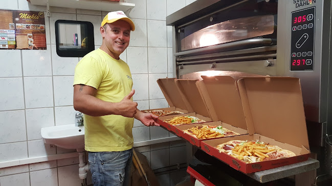 Mickis pizzeria - Gastronomi och hotellverksamhet
