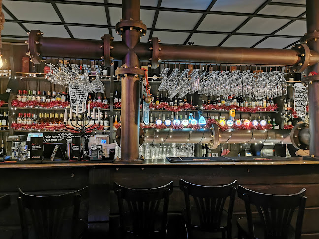 Crazy Horse - Gastronomi och hotellverksamhet