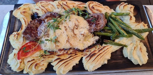 Opinii despre Sommarro Restaurant & Pizzeria în Uppsala - Gastronomi och hotellverksamhet